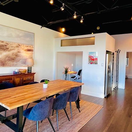 Sunny Penthouse On 17Th Ave, 1 Bedroom, 1 Loft Bed With Ladder, 1 Sofa Bed, Sleeps 6, Downtown YYC Buitenkant foto