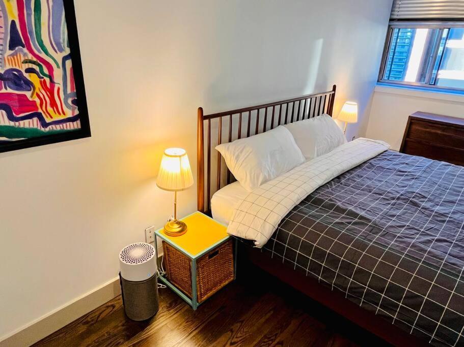 Sunny Penthouse On 17Th Ave, 1 Bedroom, 1 Loft Bed With Ladder, 1 Sofa Bed, Sleeps 6, Downtown YYC Buitenkant foto